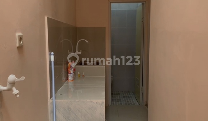 Get a Ready-to-Occupy House in Pancoran Mas, Depok 2