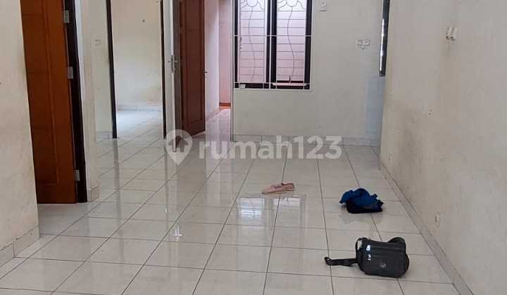 For Rent Spacious Hook House in Ifolia Harapan Indah 2