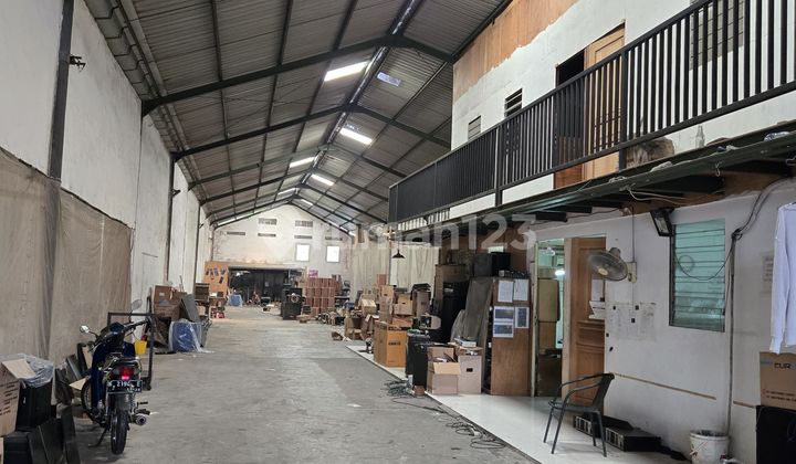 Strategic Warehouse for Sale on Petiken Main Road, Gresik, East Java Strategic Warehouse for Sale on Petiken Main Road, Gresik, East Java