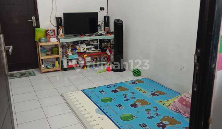 Quick Sale Strategic 1-Story House in Green Garden North Jakarta