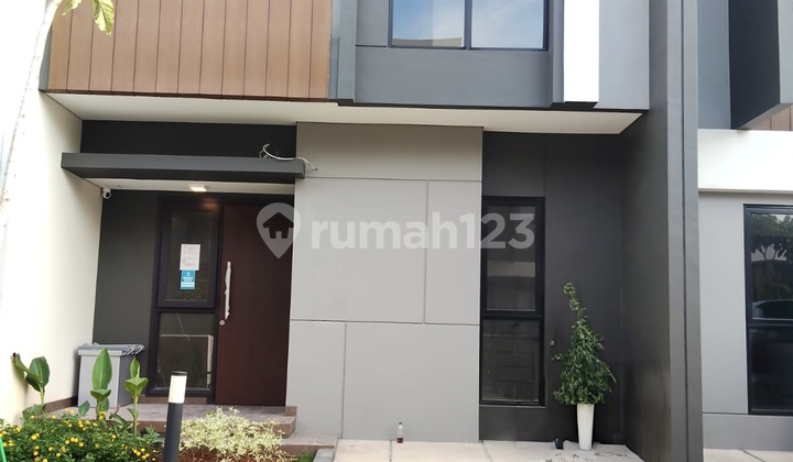 Jual Cepat Rumah Eksklusif Semi Furnish di Regia Summarecon Jual Cepat Rumah Eksklusif Semi Furnish di Regia Summarecon