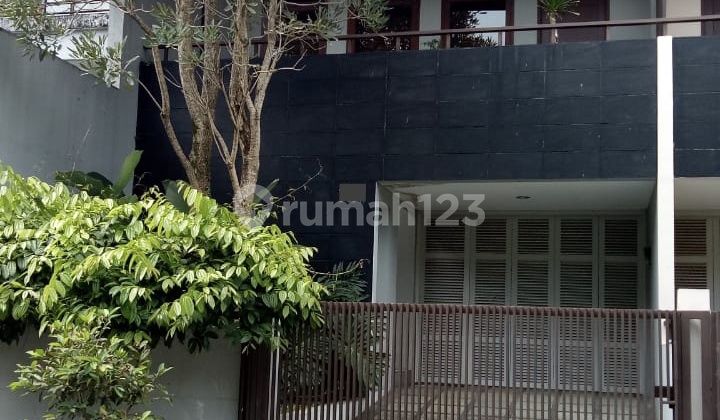 Dijual Rumah Furnish 3 Lantai Di Sentra Duta Bandung