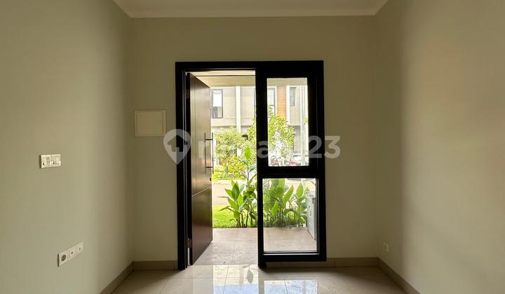 Quick Lease of Exclusive 2-Story House at Summarecon Crown Gading