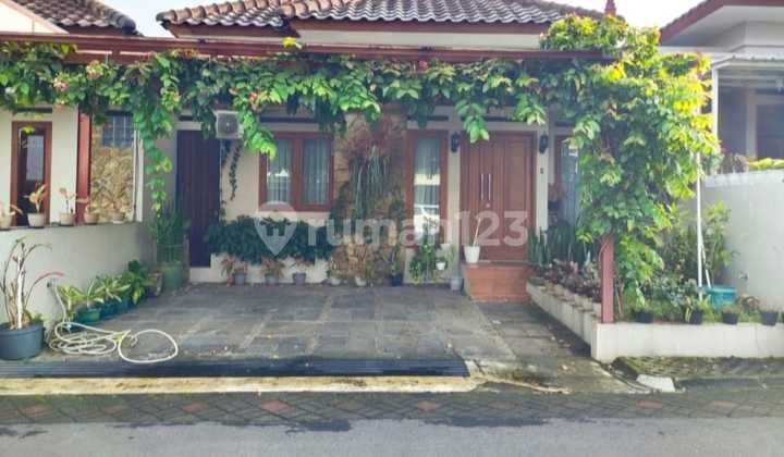 Jual Rumah 2 Lantai Strategis Semi Furnish Di Cigadung Bandung 
