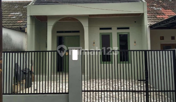 Quick Sale Semi-Furnished Move-In Ready House In Graha Taman Kebayoran