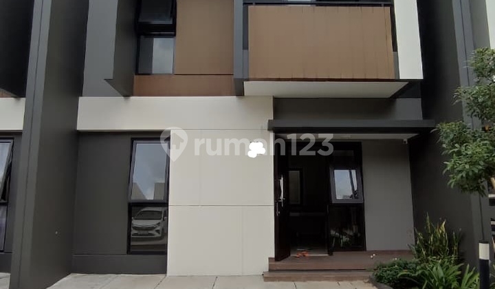 Disewakan Rumah 2 Lantai Di Regia Summarecon Crown Gading