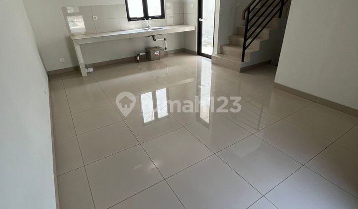 Dijual Cepat Rumah Lebar 7 Di Regia Summarecon Crown Gading 2