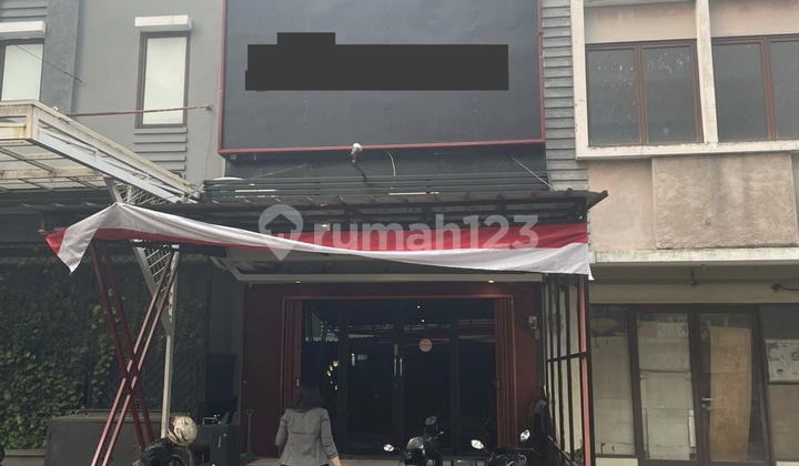 Quick Sale of Strategic Commercial Buildings for Business in Legenda Wisata Cibubur 1