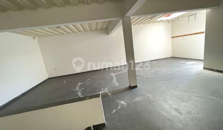 For Sale: Attached Shop House with 465 Sq M Land and Spacious Parking in Jatimurni, Bekasi 2