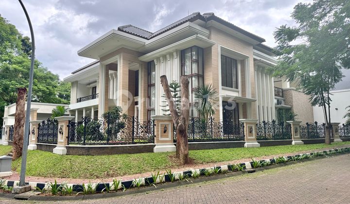 For Sale Spacious Luxury House on 840 Square Meters of Land in Bukit Menteng, Bintaro
