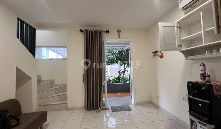 Disewakan Rumah Bagus 2 Lantai 3 Kamar Tidur Di Summarecon Serpong  2