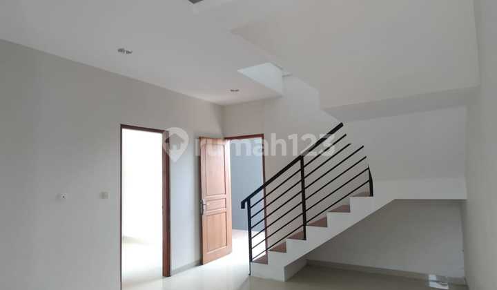 Dijual Rumah Minimalis Modern Dekat Pusat Perbelanjaan Kota Solo di Sukoharjo Jawa Tengah 2