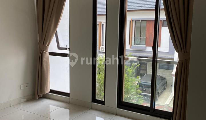 For Sale Nice 2-Story House 2 Bedrooms at De Latinos BSD 2