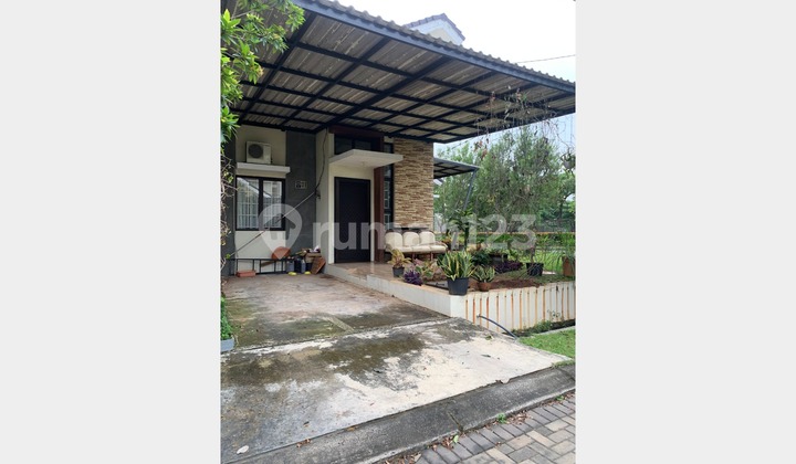 dijual rumah bagus semi furnish posisi hook, SHM di kota harapan indah 1