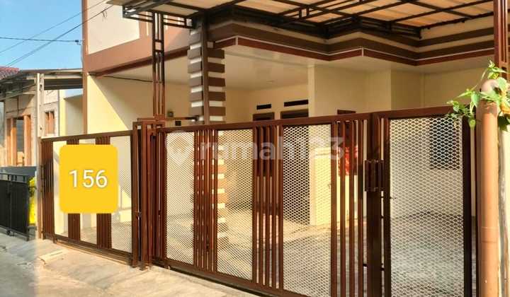 Dijual Rumah 3 Lantai 3 Kamar Tidur Lokasi Strategis di Depok 2