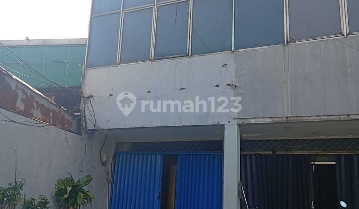 For Sale 3-Story Shop House Strategically Located on Jalan Raya Cut Mutia Bekasi 2