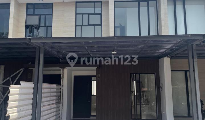 Disewakan Rumah Bagus di Jakarta Garden City Disewakan Rumah Bagus di Jakarta Garden City