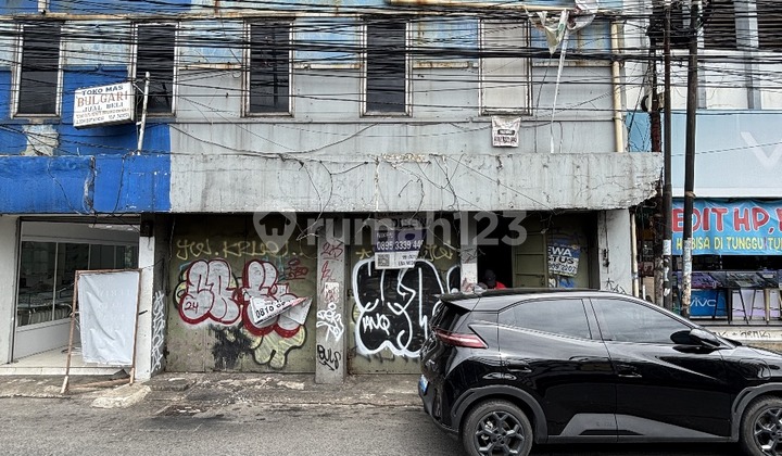 For Sale: 3-Storey Shophouse in a Strategic Location, Ciputat, South Tangerang.