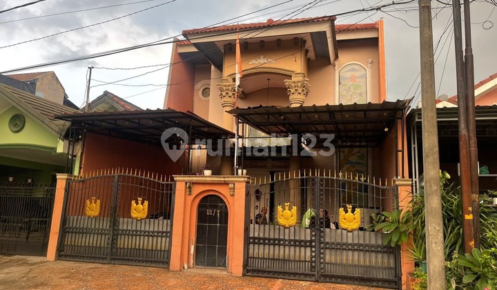 Dijual Rumah 2 Lantai 5 Kamar Tidur di Perumahan Taman Harapan Baru Bekasi 2