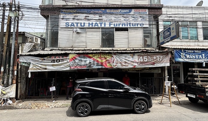 For Rent 3-Storey Shop House Strategically Located on Main Road Dewi Sartika Ciputat Tangsel