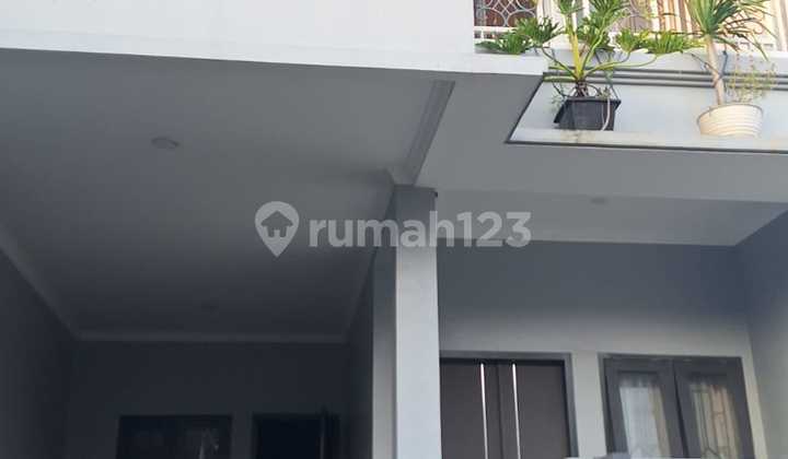 Dijual Rumah Bagus Semi Furnish Dekat Pusat Bisnis Dan Perbelanjaan Di Bsd