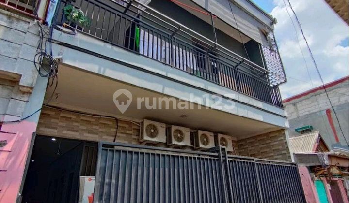 Di Jual Rumah 2 Lantai 8 Kamar Tidur bisa untuk Kost An atau Penginapan di Ciracas Jakarta Timur