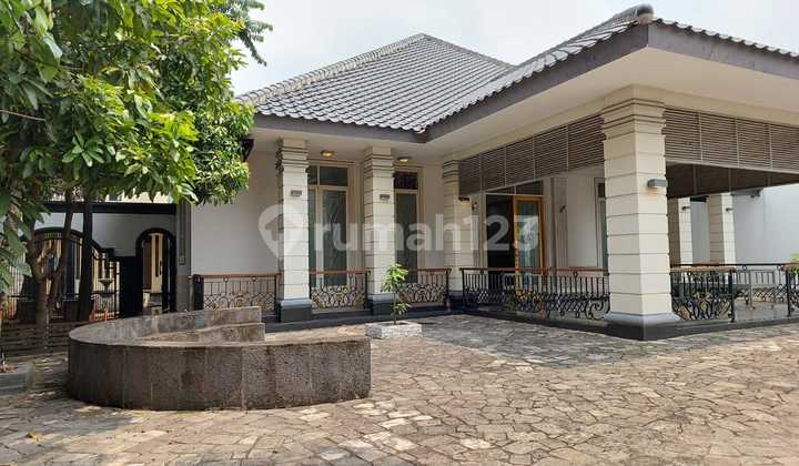 For Sale Beautiful 2-Story House 7 Bedrooms Large Land and Building Complete with Pool Strategic Location in Pondok Labu, South Jakarta 2
