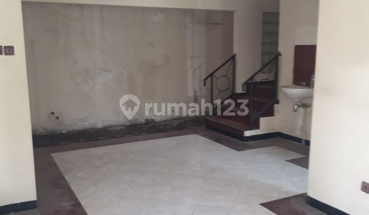 Dijual Rumah Bagus 2 Lantai 4 Kamar Tidur di Mulyosari Prima Surabaya 2