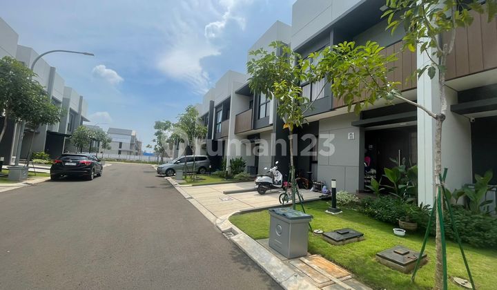 For Rent Nice 2-Story House 4 Bedrooms In Summarecon Crown Gading 2
