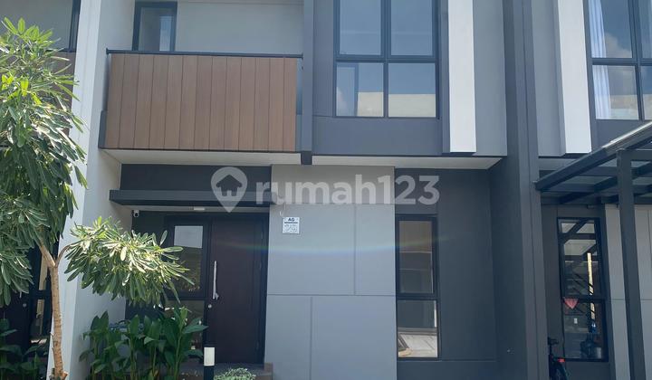 Dijual Rumah Bagus Kondisi Masih Baru di Summarecon Crown Gading 2