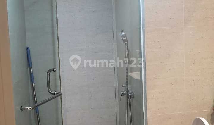 Affordable Seaview Apartment Gold Coast 58M with 2 Balconies 2