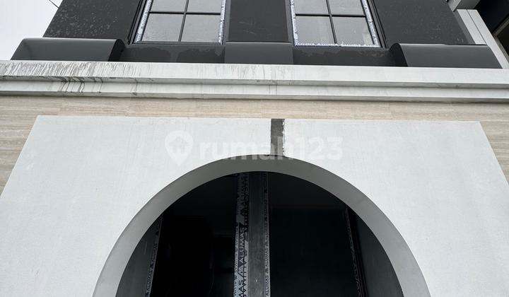 Rumah Mewah 3 Lantai Di Majapahit Lokasi Strategis 2