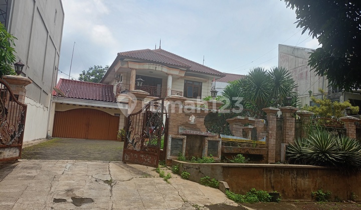 Rumah Besar Mewah Di Jalan Durian Banyumanik 2