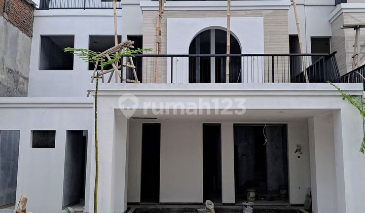 3-Story Luxury House Ready for Occupancy in Telaga Bodas, Gajah Mungkur 2