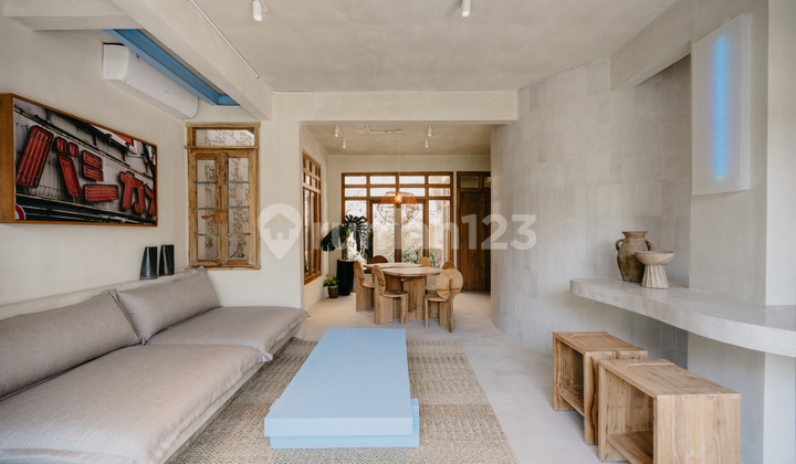 Rumah Desainer Unik di Lokasi Utama Berawa 1