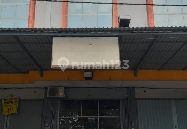 For Rent 3-Story Shophouse in Central Semarang, Suitable for Business, Located in the City Center. 2