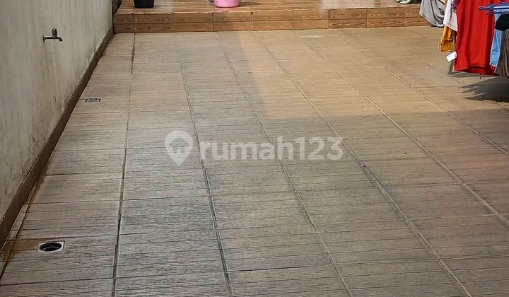Jual Rumah 2 Lantai 2