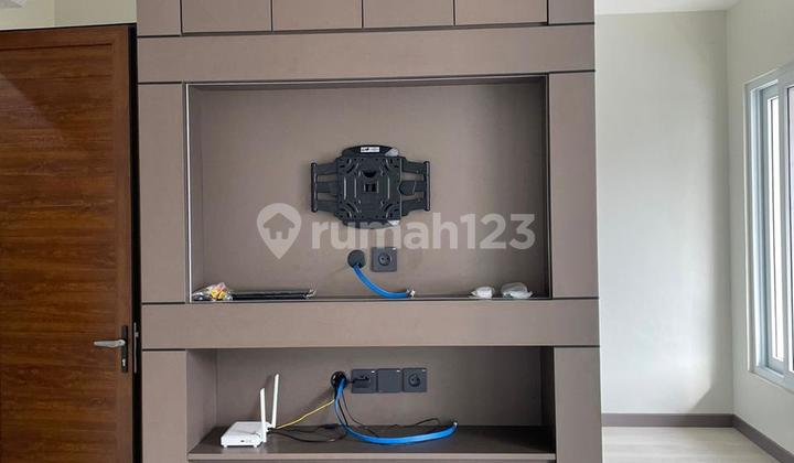 Ready-to-Occupy Fully Renovated House in Muara Karang Block 7, Price Reduced 2