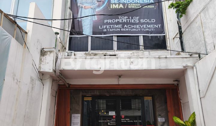 STRATEGIC SHOPHOUSE IN RADIO DALAM, KEBAYORAN BARU