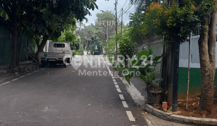 Old Building House Land Count Hook in Menteng 2