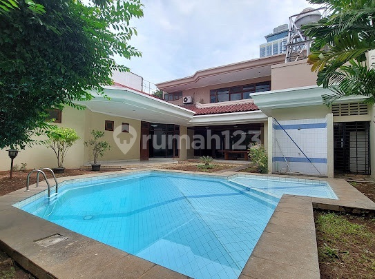 Rumah Tenang Area Menteng