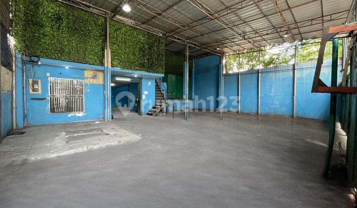Warehouse in Slipi Strategic