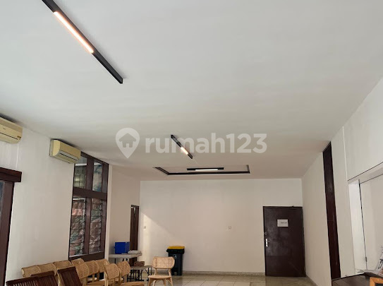 Rumah Strategis Untuk Resto Atau Komersil 2