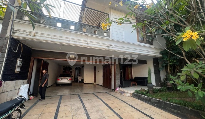 Rumah Dekat Dengan Senayan City