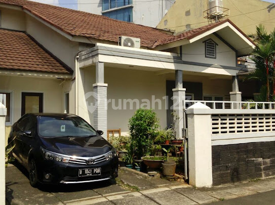 Rumah Bagus SHM di Menteng Rumah Bagus SHM di Menteng