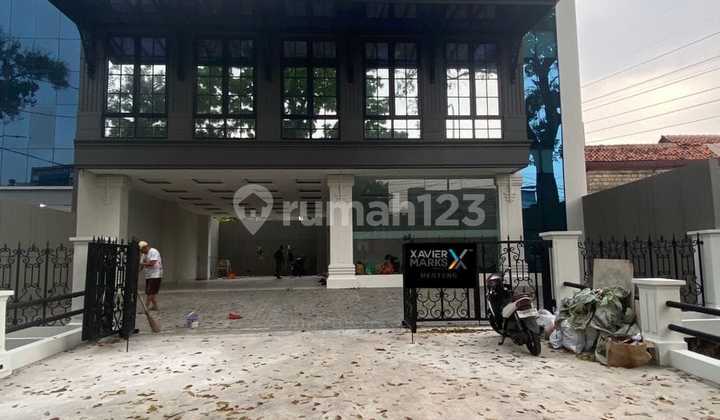 Gedung Dengan Tempat Strategis