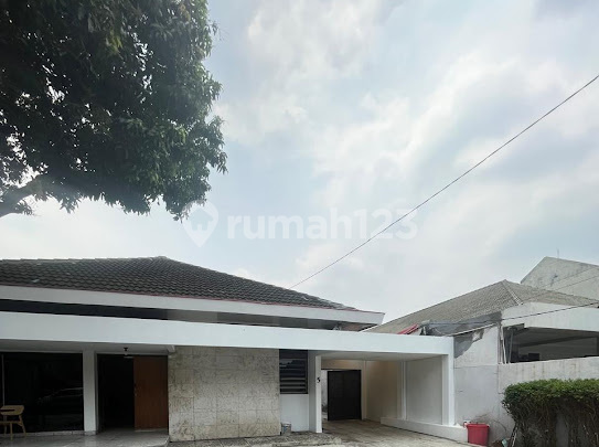 Rumah Strategis Untuk Resto Atau Komersil