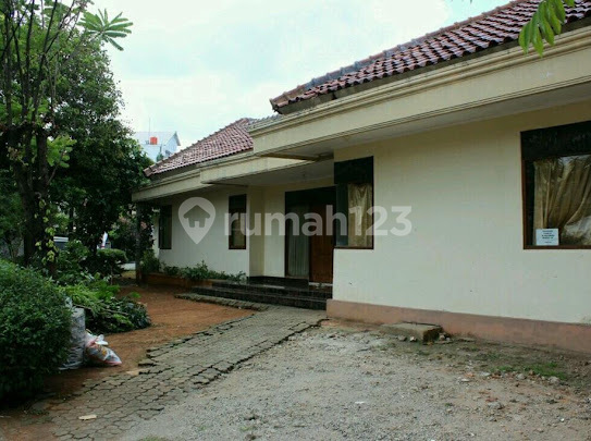 Rumah Bagus SHM di Menteng