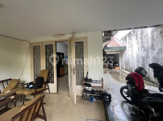 House Needs Minor Renovation SHM in Menteng 2