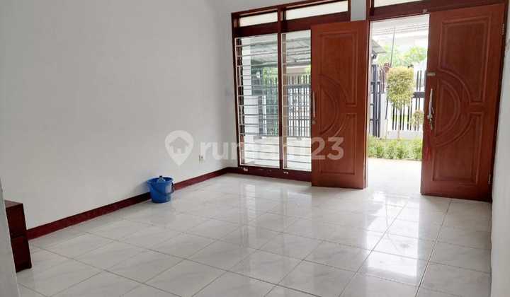 Disewakan Rumah Asri 1 lantai di Kayu Putih 2